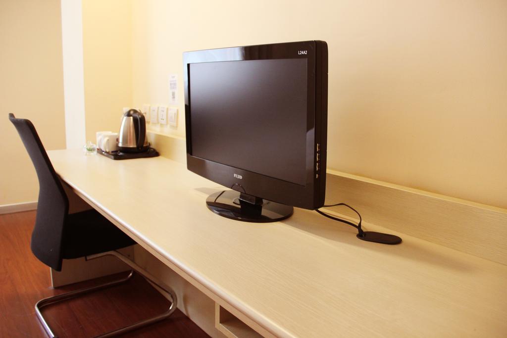 Hanting Hotel Ji'Nan Baotuquan Hongjialou Room photo