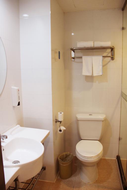 Hanting Hotel Ji'Nan Baotuquan Hongjialou Room photo